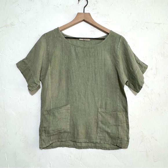 Francesca Bettini Tops - Relaxed Short-Sleeve Linen Top with Front Pockets - Olive